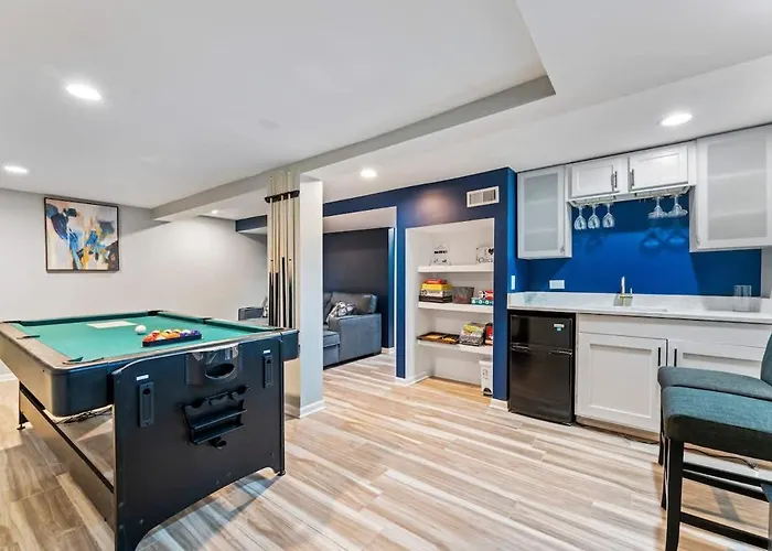 New Year Fun-near Navy Hot Tub King Bed