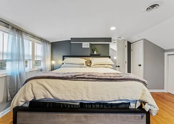 Сasa de vacaciones New Year Fun-near Navy Hot Tub King Bed
