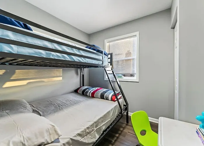 New Year Fun-near Navy Hot Tub King Bed